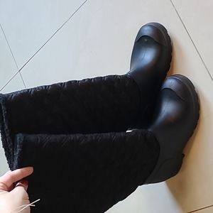 Black boots